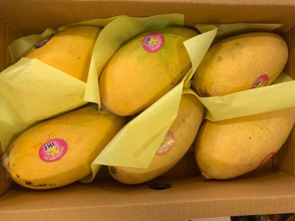 Fresh Pakistani Mangoes in bandhagen centrum, stockholm